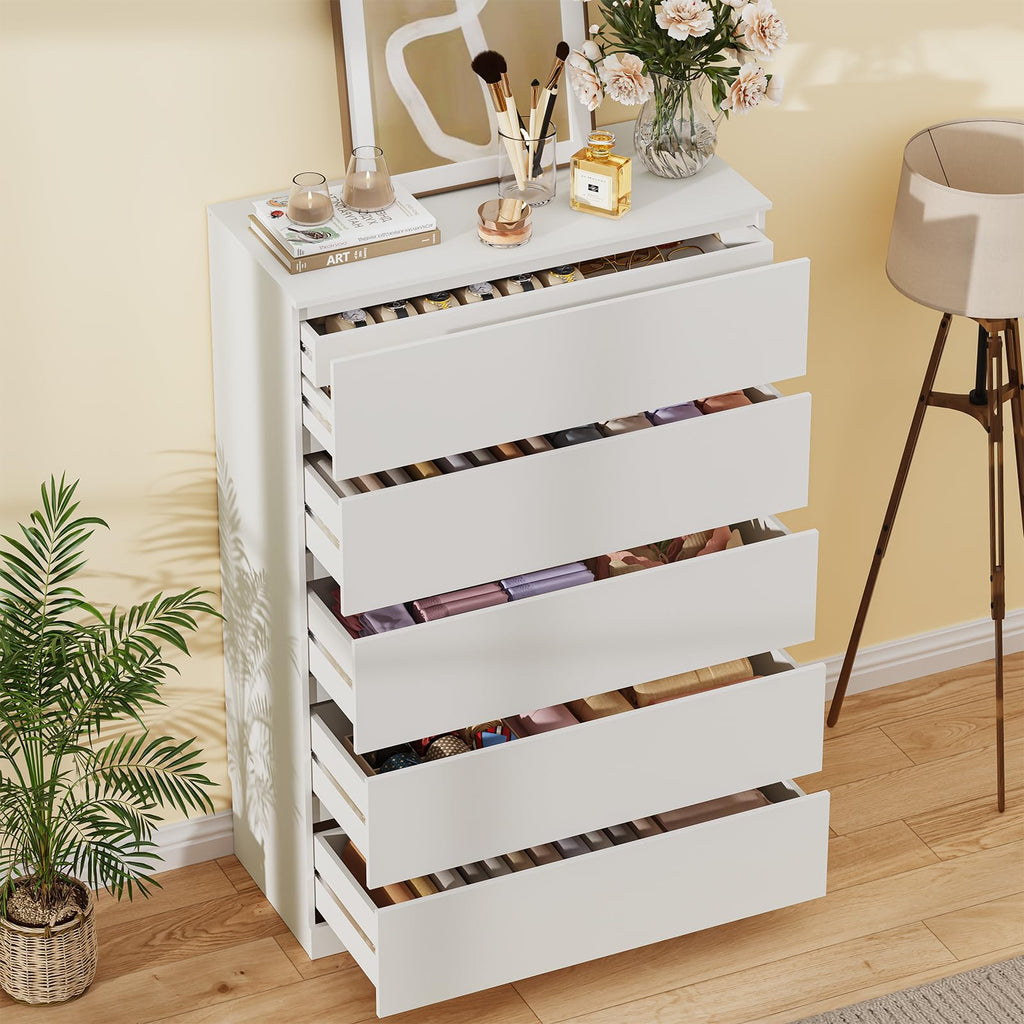 White 5 Drawer Dresser L67140
