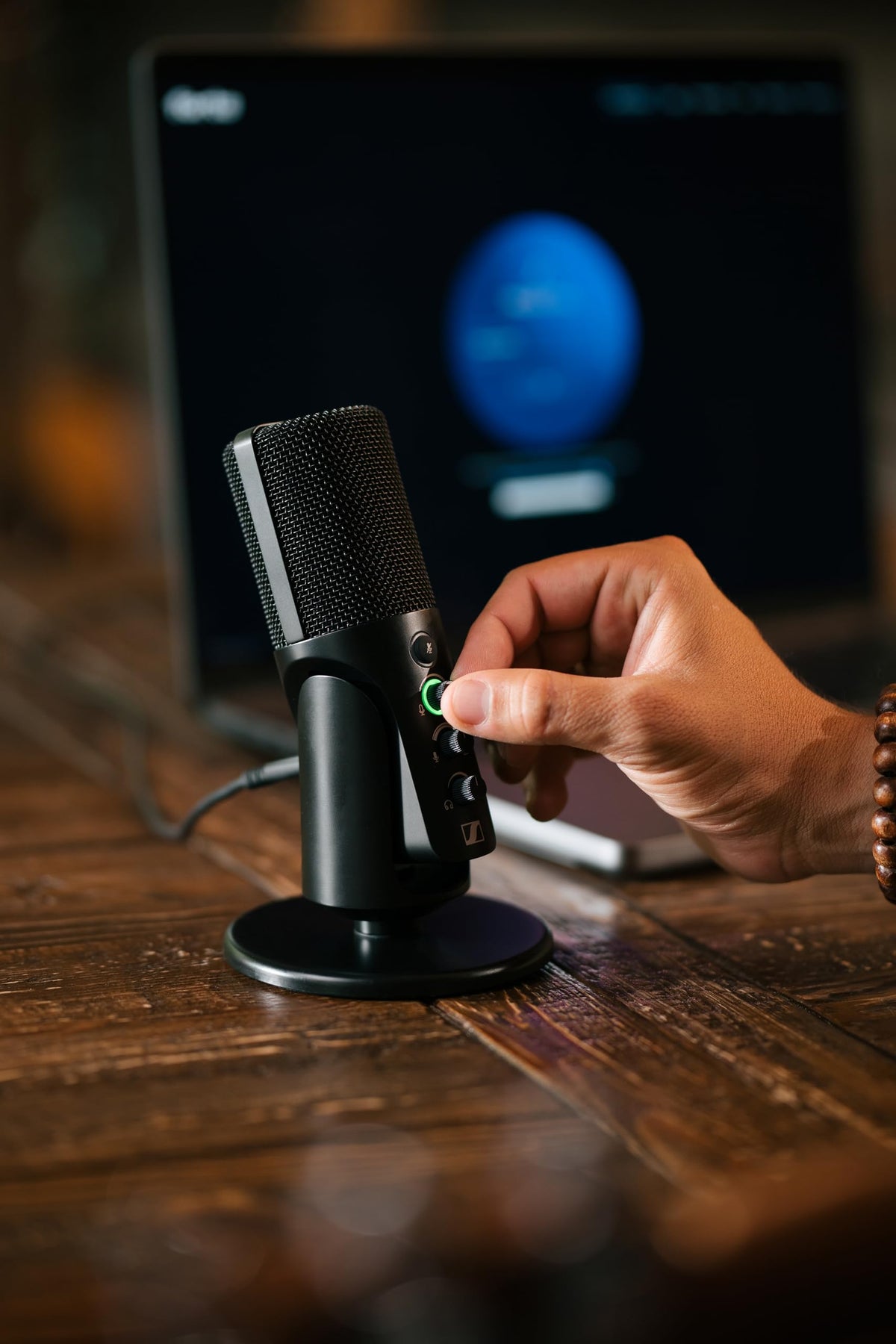 USB Cardioid Condenser Microphone & Table Stand O6230